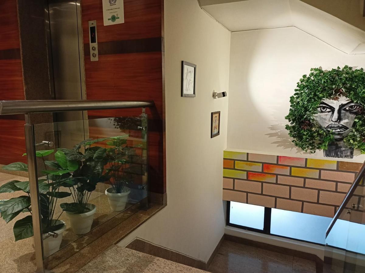 舒适大酒店 新德里 外观 照片